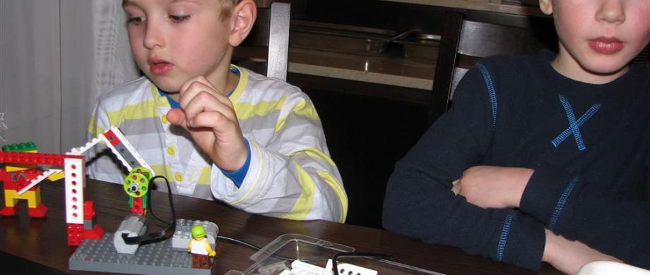Lego – zawsze cieszy, również w czasie animacji podczas ferii dla rodzin z dziecmi!
