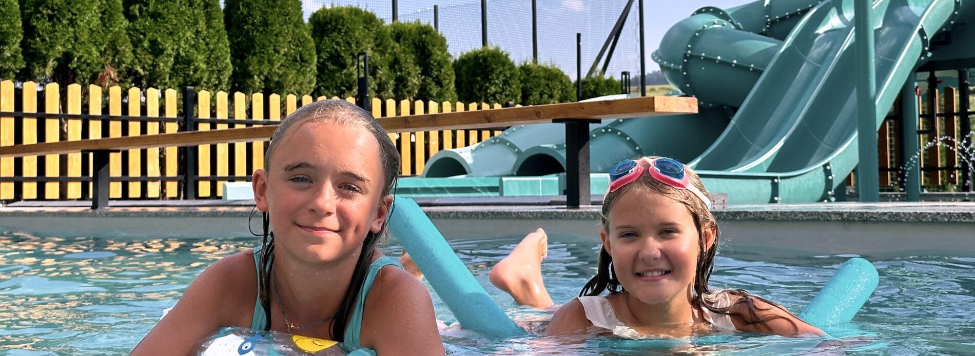 wakacje-z-dziecmi-w-gorach-hotel-z-basenem